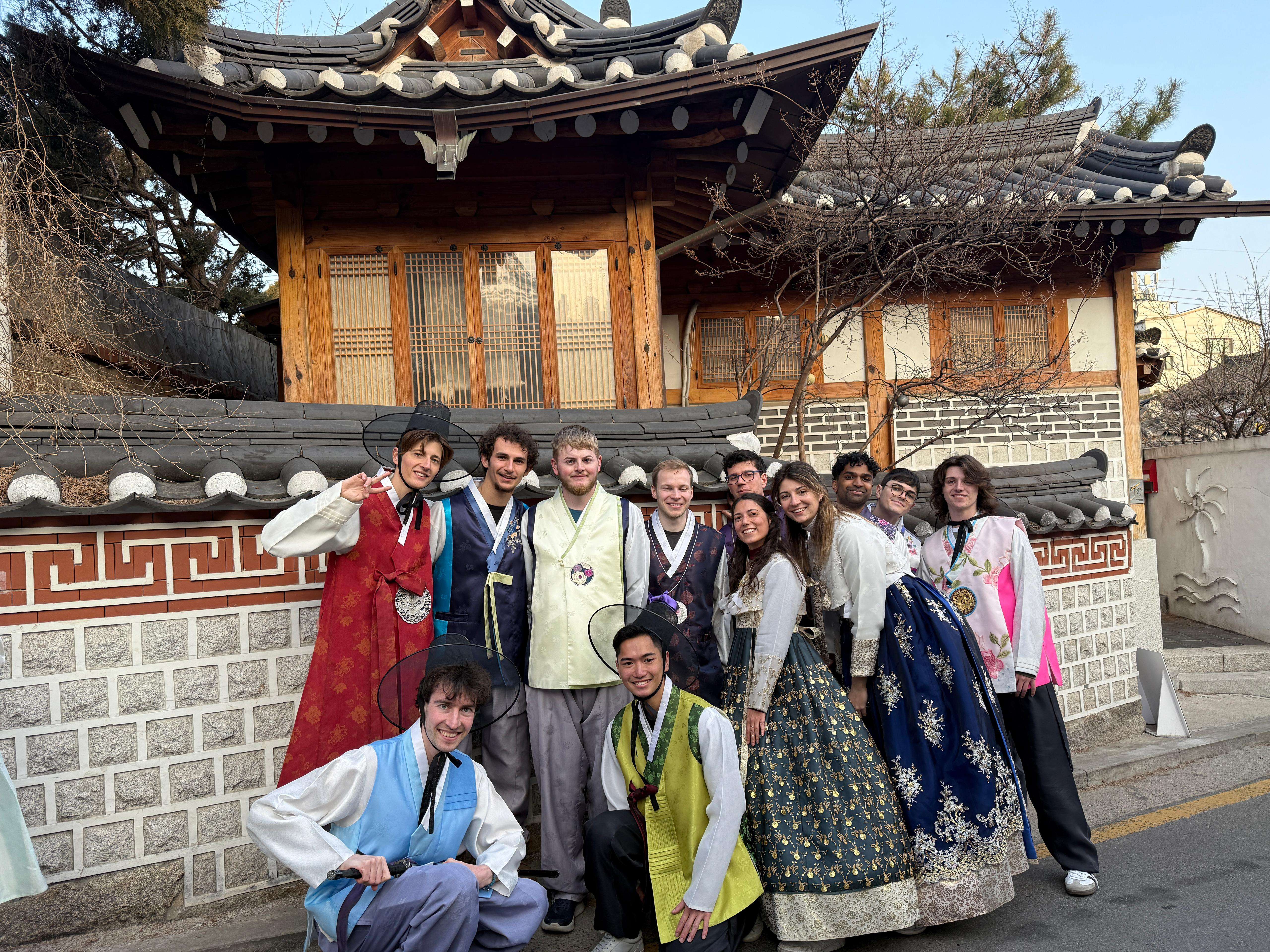 Seoul temple and Hambok